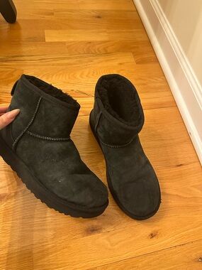 Uggs Black Shearling-Lined Women’s Suede Ankle Boots
